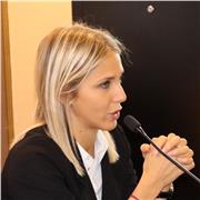 Laureata in lingue straniere disponibile per lezioni di inglese, tedesco, spagnolo e francese, italiano e aiuto compiti a studenti di tutte le età e tutti i livelli